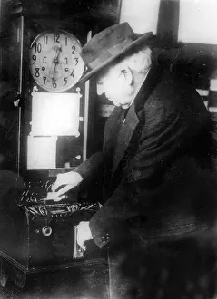 Spends: Henry Ford welcomes Thomas Alva Edison