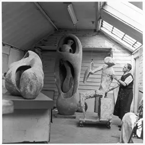 Figurative: HENRY MOORE (1898-1986)