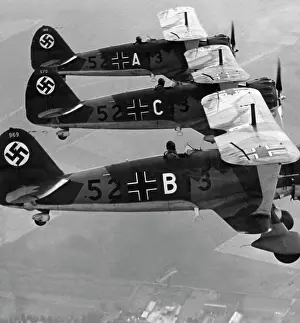 Maneuver: Henschel Hs 123 fighter plane, 1930s