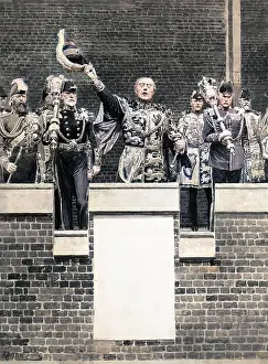 Proclaim: Herald and others on a balcony