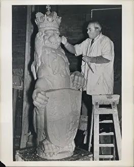 Annexe: Heraldic statue for Coronation of Queen Elizabeth II