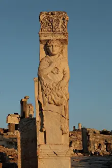 Selcuk: Hercules Gate, 2nd century AD, on the East side