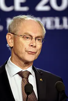 Attends Press Briefing: Herman Van RoMP uy