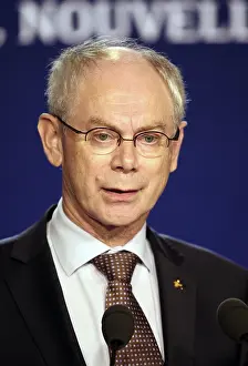 Attends Press Briefing: Herman Van RoMP uy