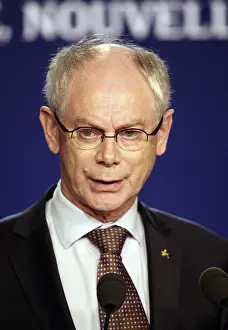 Attends Press Briefing: Herman Van RoMP uy