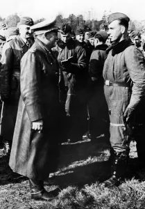 Gring: Hermann Gnring and a German Air Force officer, 1941