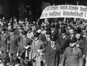 Cigars: Hermann Goering with Berlin workers on May 1, 1934