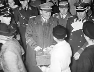 Solidarity: Hermann Goering collects money for the Day
