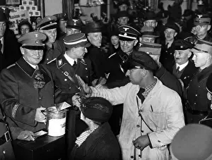 Funds: Hermann Goering collects for the Winter Relief in Berlin