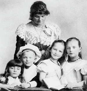 Hermann Goering with mother and siblings in 1899