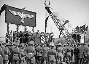 Digger: Hermann Goering at the start of construction of the Reichswe