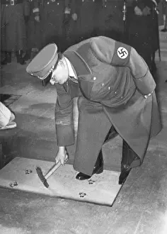 Knocks: Hermann Goering at the topping out ceremony in the Tempelhof