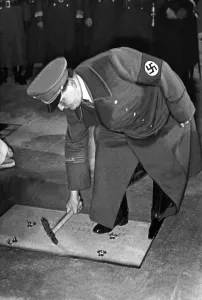 Tempelhof: Hermann Goering at the topping-out ceremony