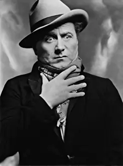 Thimig: Hermann Thimig in Viktor and Viktoria, 1933
