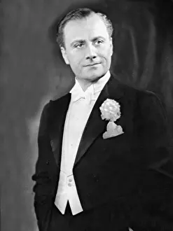Thimig: Hermann Thimig in Viktor and Viktoria, 1933