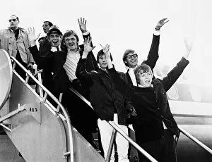 Hermits: Herman's Hermits arrive in New York from a tour