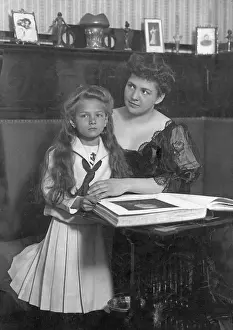 Hermine: Hermine Bosetti with daughter, 1909