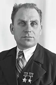 Krai: Hero of the Soviet Union V. Golovchenko