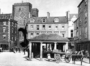 Hexham: Hexham Hall Gate early 1900s
