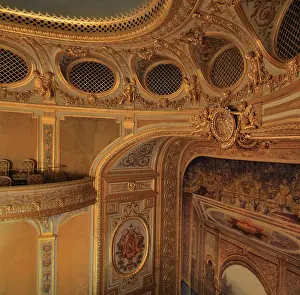 Khalifa: High angle view showing a fragment of the ceiling