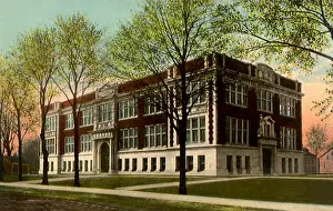 Monmouth: High School. Mounmouth