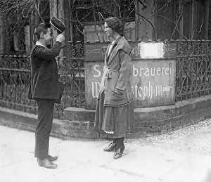 Boyfriend: High school student and girl, 1923