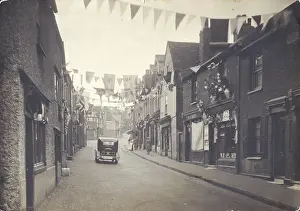 Paulinus: High Street, Crayford