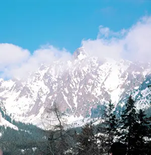 Tatras: High Tatra mountains - Lomnicky peak - clouds - sky