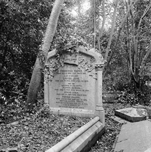 Warne: Highgate Cemetery