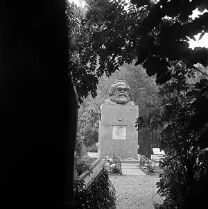Philospher: Highgate Cemetery