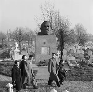 Philospher: Highgate Cemetery