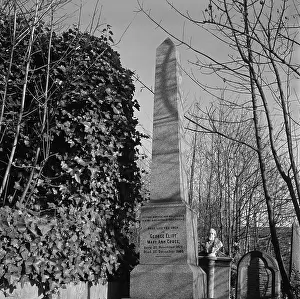 Floss: Highgate Cemetery