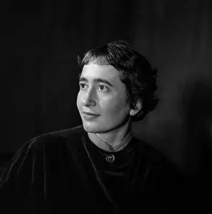 Operas: Hilde Beal - Singer and German language coach