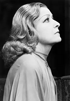 Henrik: Hilde Hildebrand in Hedda Gabler, 1937