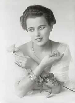 Hilde: Hilde Maroff, 1927