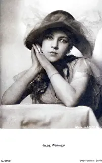 Binder: Hilde Worner - Actress - Celebrity - Entertainment