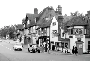 Hindhead: Hindhead, the Corner Shop c1965