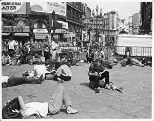Yound: HIPPIES AT PICCADILLY