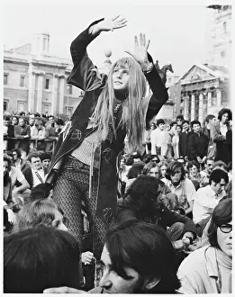 HIPPY GIRL DANCING