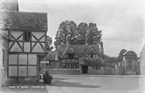 Signpost: Historic Buildings in Lacock