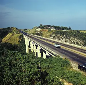 Berge: Historical Cuba - Bridge of Bacunayagua