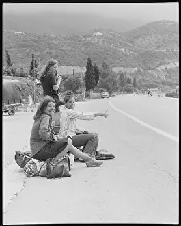 Hitching: HITCH-HIKING 1970S
