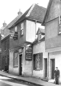 Coopers: Hitchin, the Coopers Arms 1903