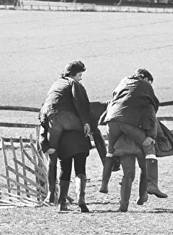 Hitching: Hitching a ride