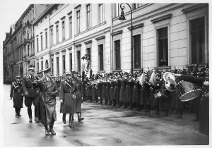 Huehnlein: HITLER/AUTO SHOW/1937