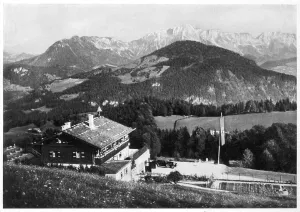 Obersalzburg: HITLER/BERCHTESGADEN/33