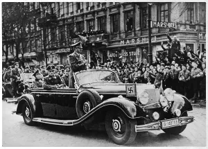 Stopover: HITLER/CAR IN VIENNA