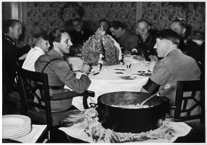 Casserole: HITLER/GOEBBELS/DINING