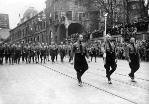 Grimminger: Hitler and Goering in the march to commemorate the 9th of No