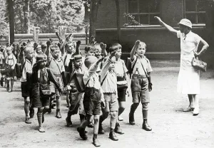Gruss: Hitler Gruss at school